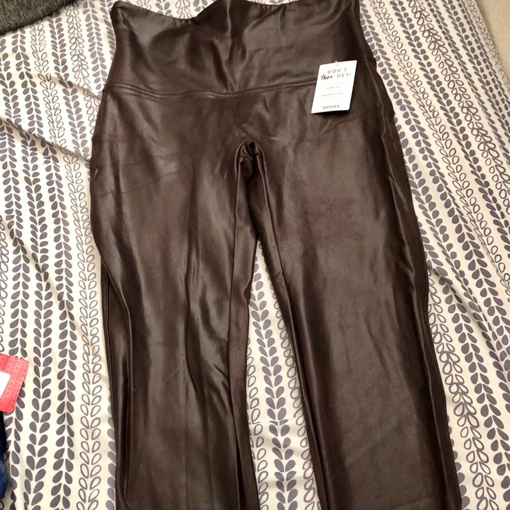 Spanx Leggings in color: WINE